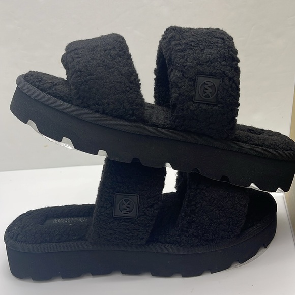 Michael Kors Black Faux Shearling Slides - Picture 15 of 16